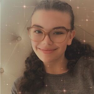 Meet your Posher, Nadia